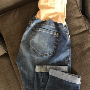 Maternity boyfriend jeans, light wash, cuffed hem
